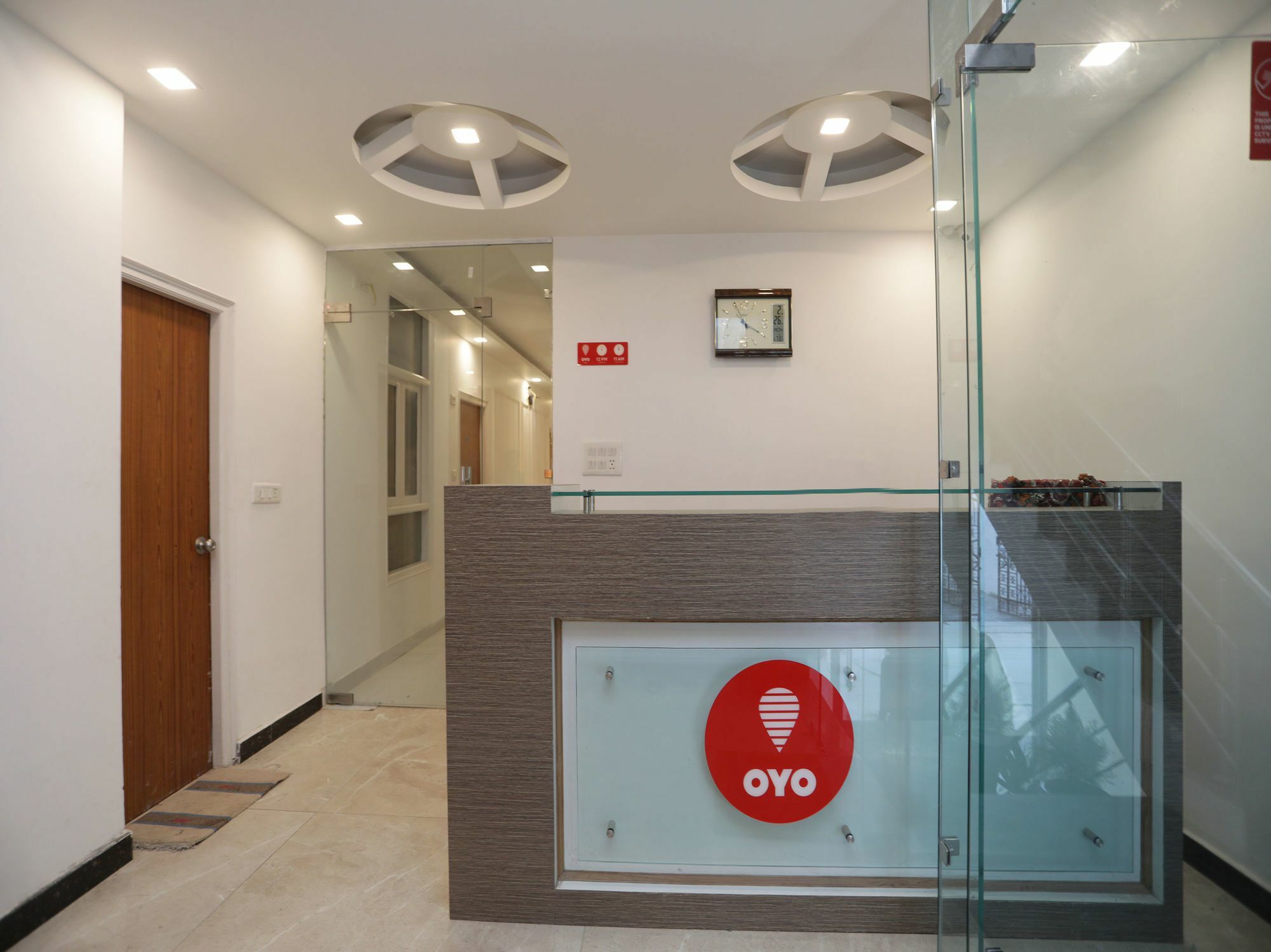 Oyo Hotel Qubic Stay Нью-Дели Экстерьер фото